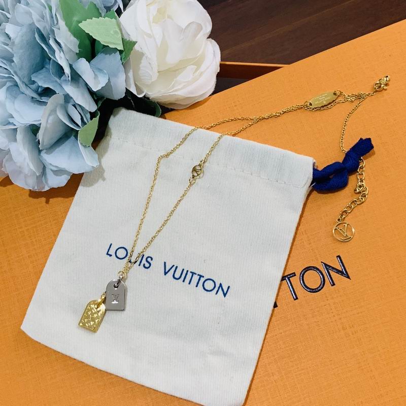 LV Necklace 03lyr653